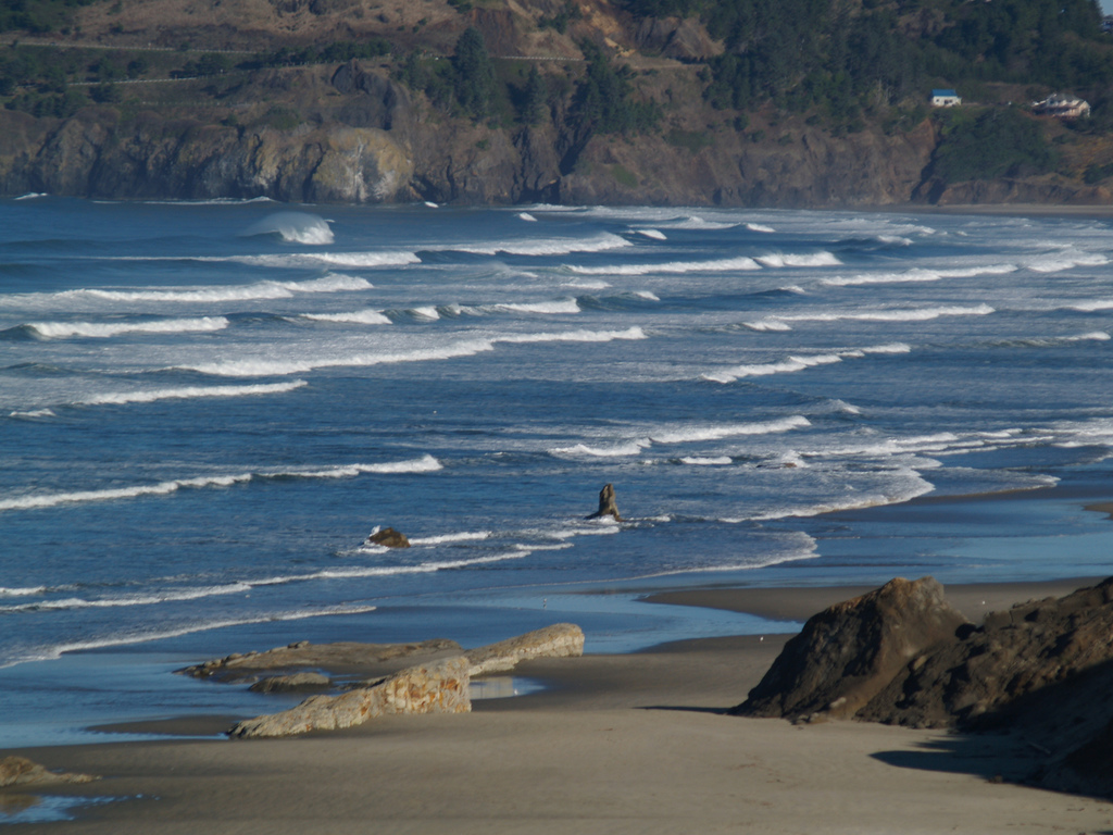 Waves along the Pacific northwest coast